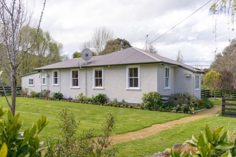 Photo of property in 540 Westmere Road, Wainuioru, Masterton, 5890