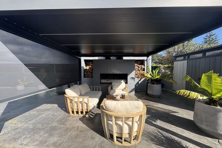 Photo of property in 9 Cooke Farm Grove, Waiwhakaiho, New Plymouth, 4312