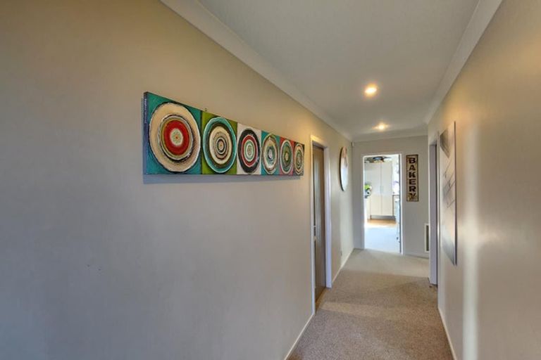 Photo of property in 66 Aotea Drive, Aotea, Porirua, 5024