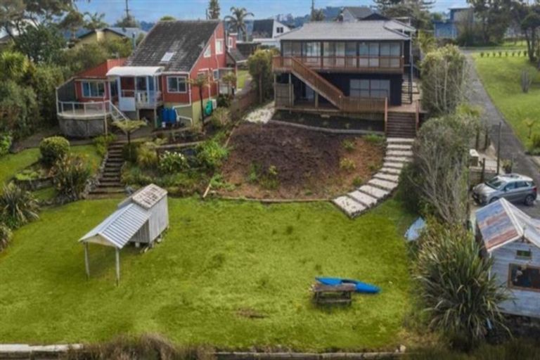 Photo of property in 7 Ferry Parade, Herald Island, Auckland, 0618