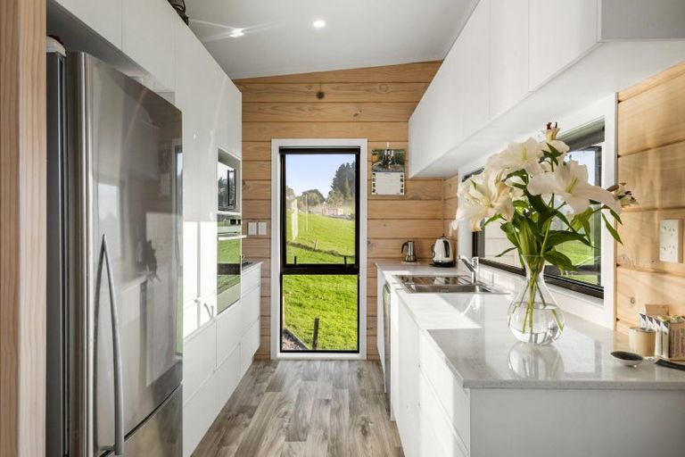 Photo of property in 86 Valley Road, Waitoki, 0871
