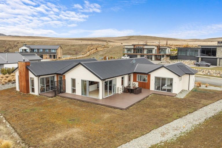 Photo of property in 25 Mistake Drive, Lake Tekapo, 7999