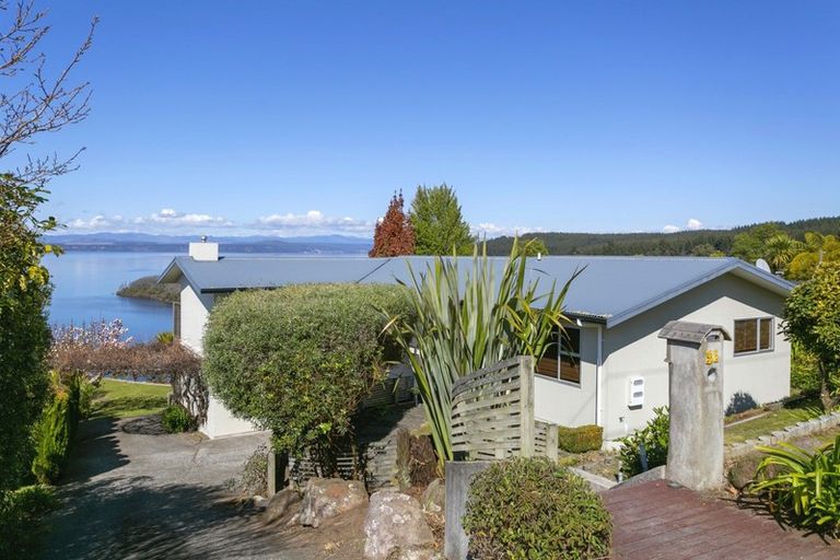 Photo of property in 51 Wakeman Road, Acacia Bay, Taupo, 3330