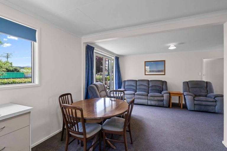 Photo of property in 42 Newburn Street, Waikaia, 9778