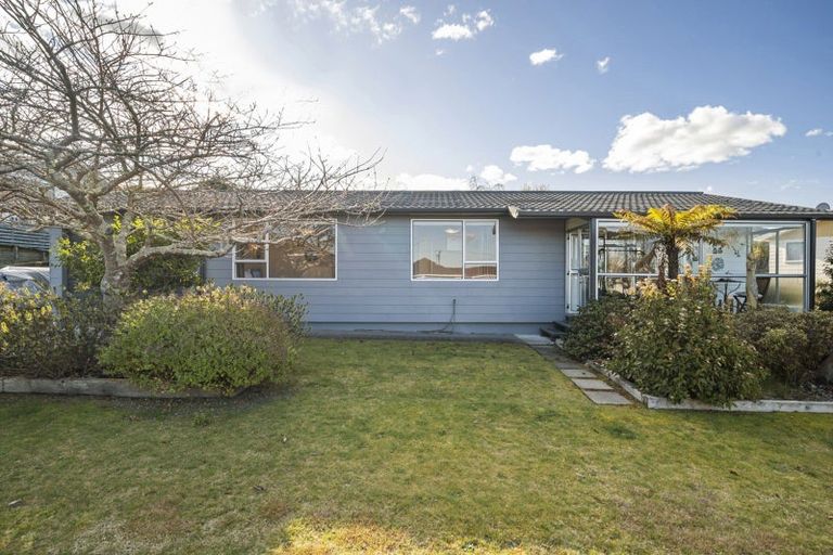 Photo of property in 11a Kinder Street, Acacia Bay, Taupo, 3330