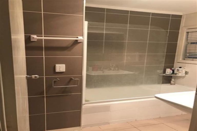 Photo of property in 1/23 Forrest Hill Road, Milford, Auckland, 0620