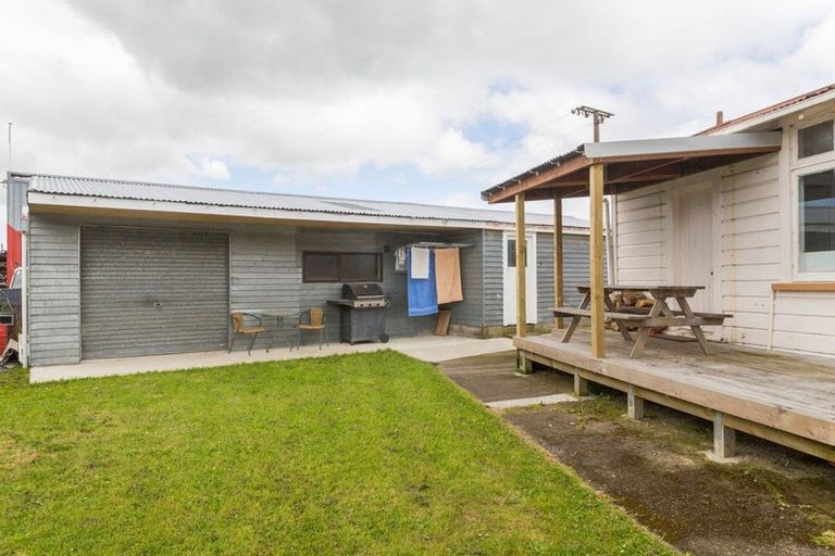 Photo of property in 7 Seddon Street, Dannevirke, 4930