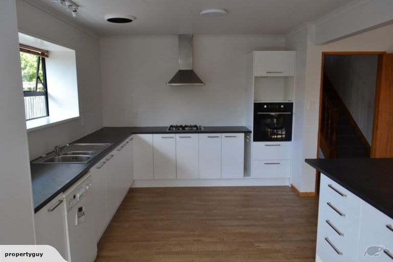 Photo of property in 16 Sayers Crescent, Ilam, Christchurch, 8041