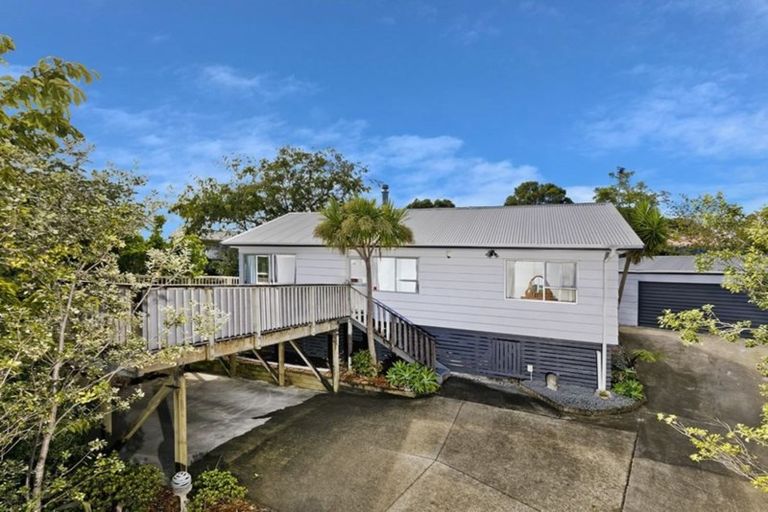 Photo of property in 19 Imperial Place, Henderson, Auckland, 0612