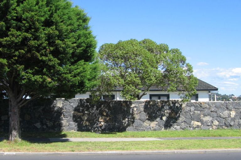 Photo of property in 86 Carlisle Road, Browns Bay, Auckland, 0632