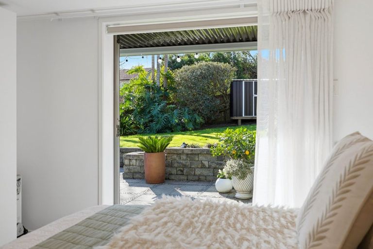 Photo of property in 5 Liston Crescent, Cockle Bay, Auckland, 2014