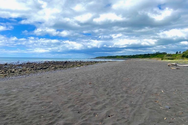 Photo of property in 451g Lwr Pitone Road, Pitone, New Plymouth, 4374