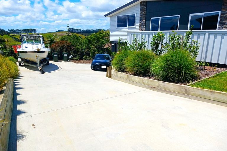 Photo of property in 2 Sunset Heights, Cable Bay, 0420