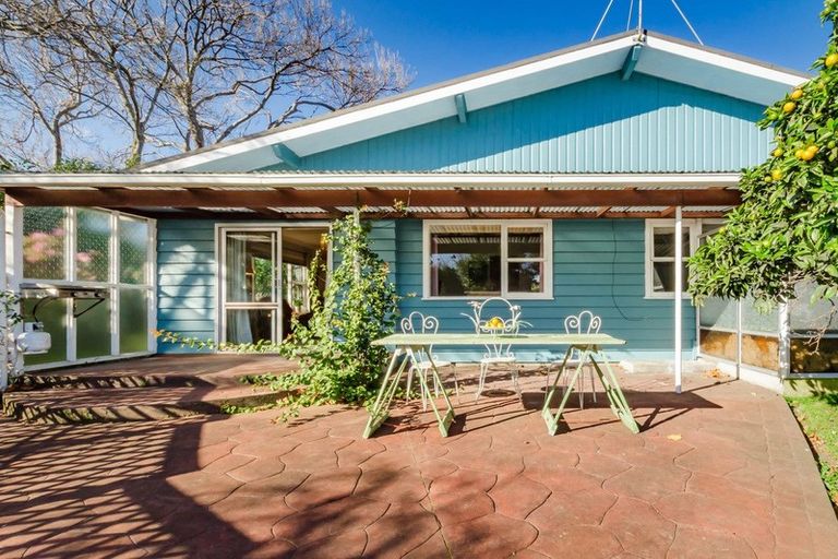 Photo of property in 212 Te Moana Road, Waikanae, 5036