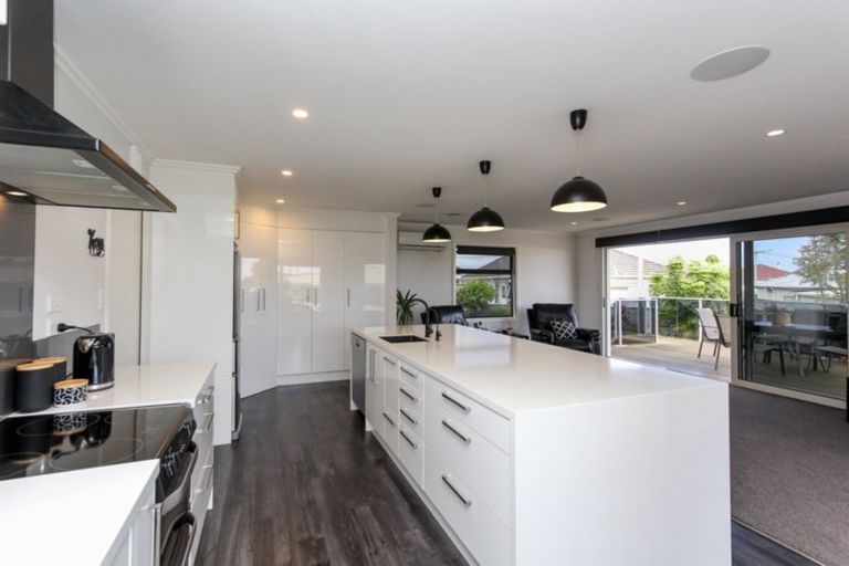 Photo of property in 6 Normanby Street, Fitzroy, New Plymouth, 4312