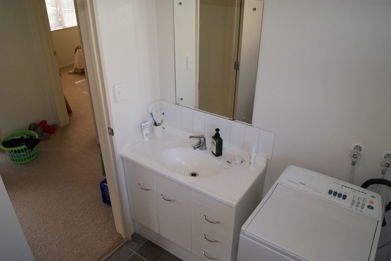 Photo of property in 60 Mcdowell Crescent, Hillcrest, Auckland, 0627