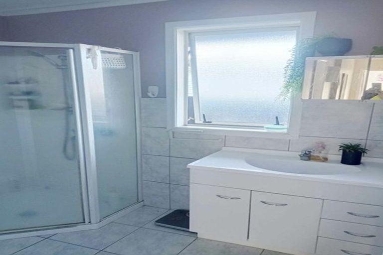 Photo of property in 35 Irvine Street, Frankton, Hamilton, 3204