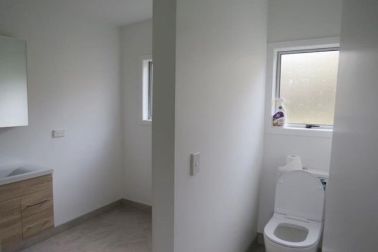 Photo of property in 1/16 Ridd Street, Lynmouth, New Plymouth, 4310