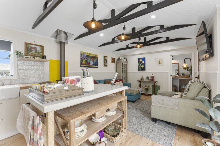 Photo of property in 24 Tararua Street, Pahiatua, 4910