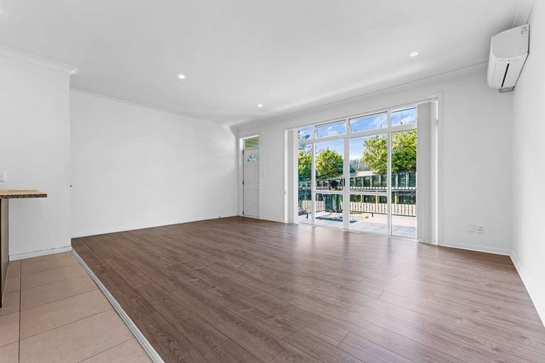 Photo of property in 15/44 Carlos Drive, Flat Bush, Auckland, 2016