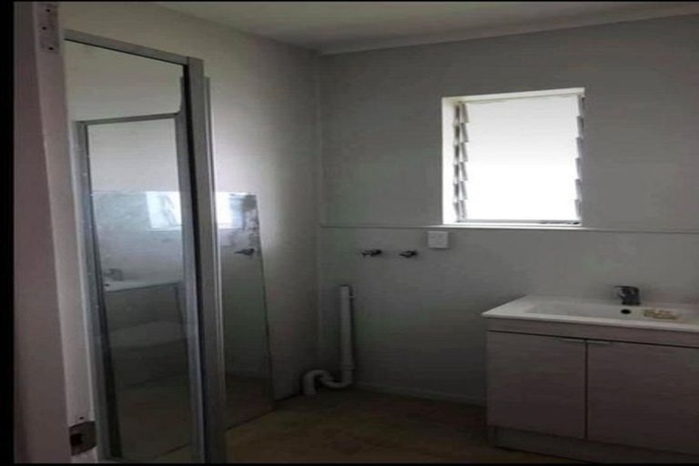 Photo of property in 1/27 Pakuranga Road, Pakuranga, Auckland, 2010