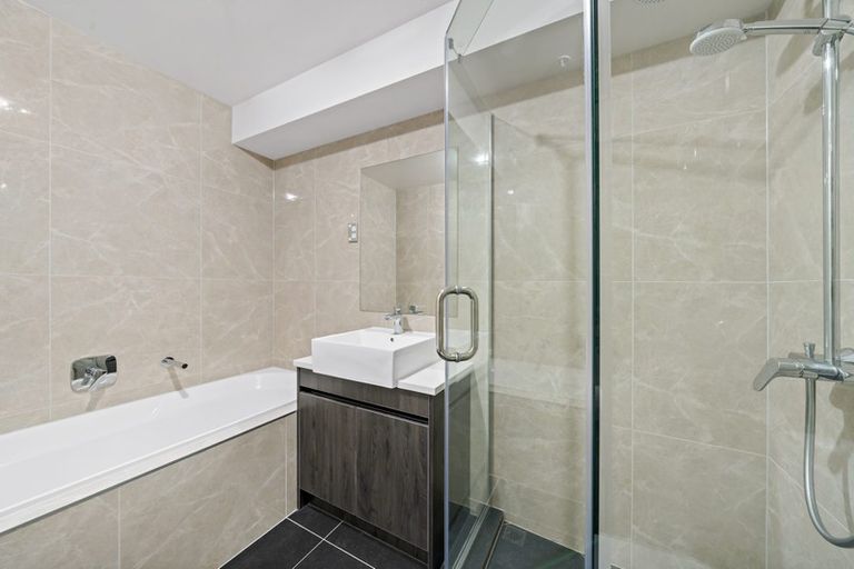 Photo of property in 17 Waru Lane, Te Atatu Peninsula, Auckland, 0610