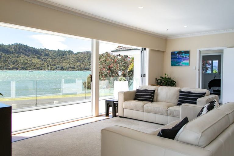 Photo of property in 25 Robinson Road, Whitianga, 3510