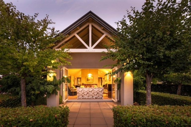 Photo of property in 11 Kelliher Drive, Wanaka, 9305