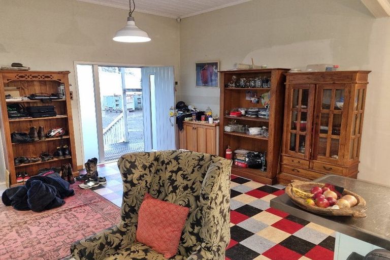 Photo of property in 27 Parrs Road, Hurworth, New Plymouth, 4371