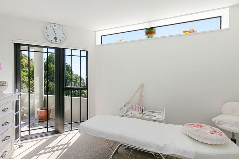 Photo of property in 3/79 Grafton Road, Roseneath, Wellington, 6011