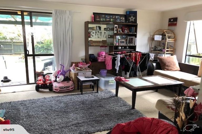 Photo of property in 35 Linwood Drive, Paraparaumu, 5032