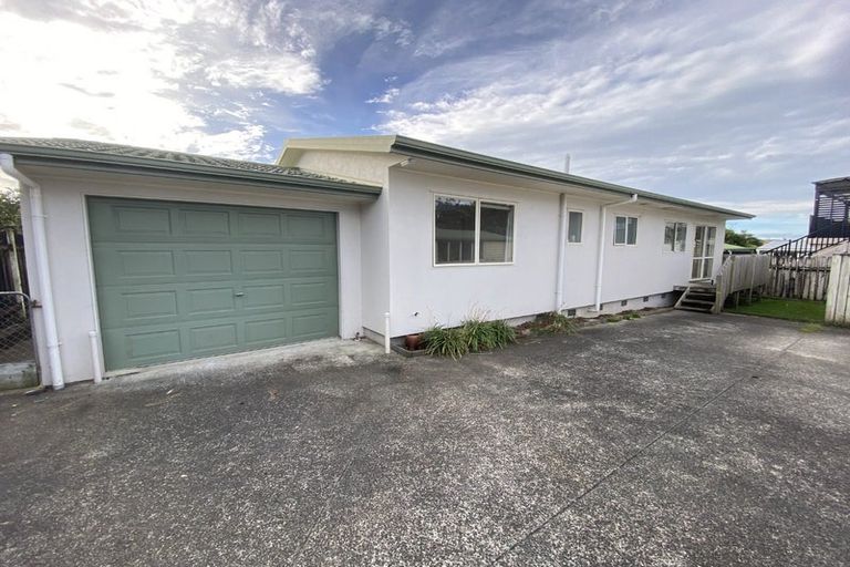 Photo of property in 41a Paterson Avenue West, Pukekohe, 2120