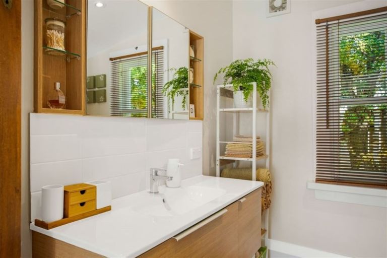 Photo of property in 1/139 Titirangi Road, New Lynn, Auckland, 0600