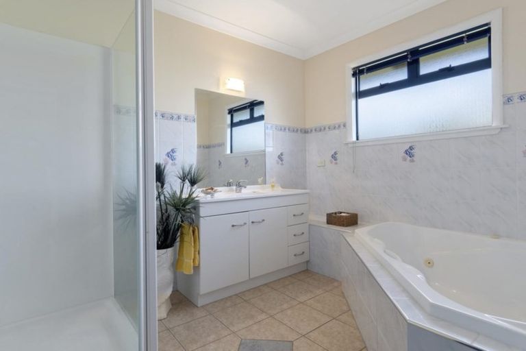 Photo of property in 15 La Colina Place, Bethlehem, Tauranga, 3110