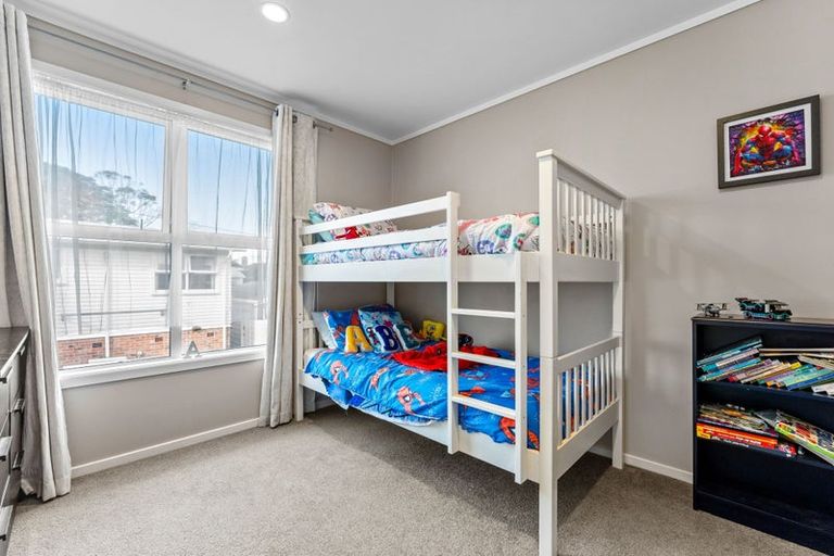 Photo of property in 1/296 Wairau Road, Glenfield, Auckland, 0629