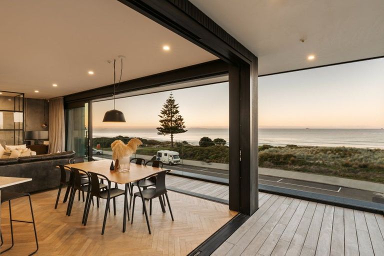 Photo of property in 212 Marine Parade, Mount Maunganui, 3116