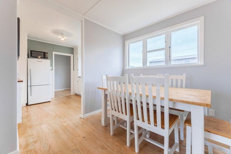 Photo of property in 76-78 Sievers Grove, Cannons Creek, Porirua, 5024