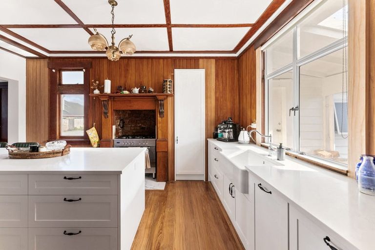 Photo of property in 68 Whiteley Street, Moturoa, New Plymouth, 4310