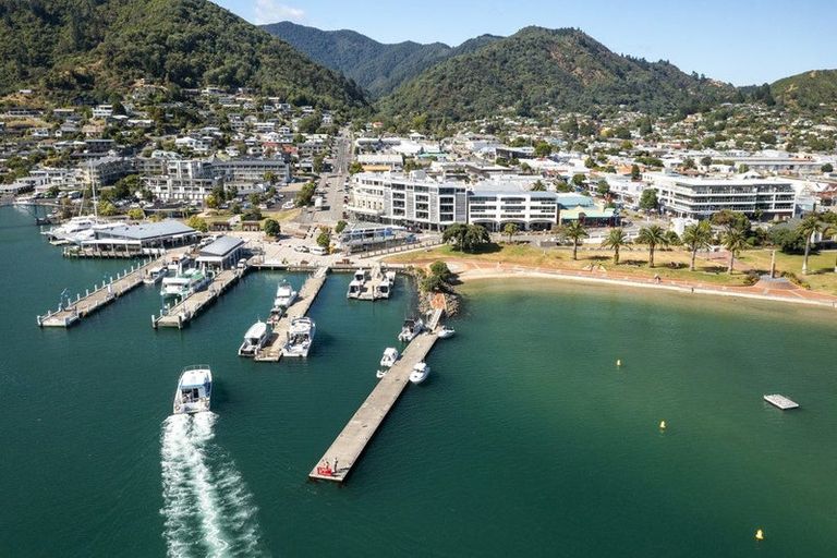 Photo of property in Oxleys Rock Apartments, 303/6 London Quay, Picton, 7220