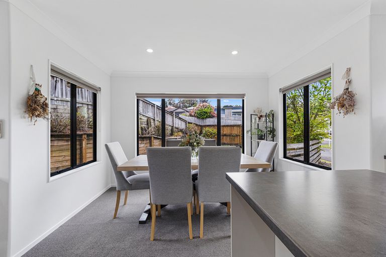 Photo of property in 14 Derbyshire Place, Dinsdale, Hamilton, 3204