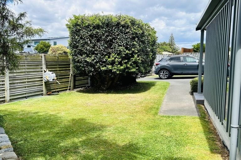 Photo of property in 185 Tutere Street, Waikanae Beach, Waikanae, 5036