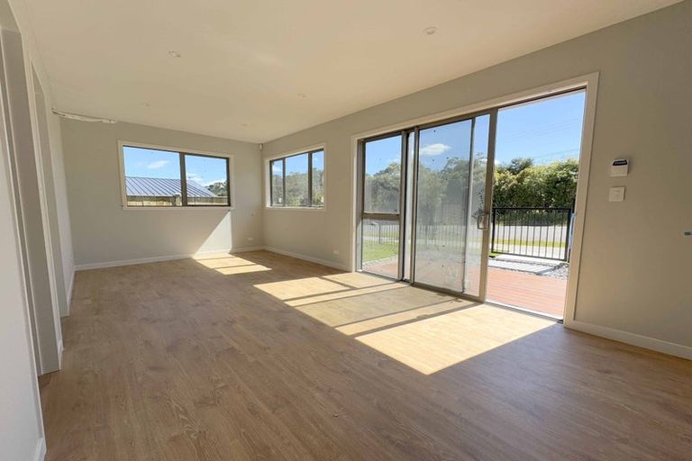 Photo of property in 1 Katote Avenue, Swanson, 0614