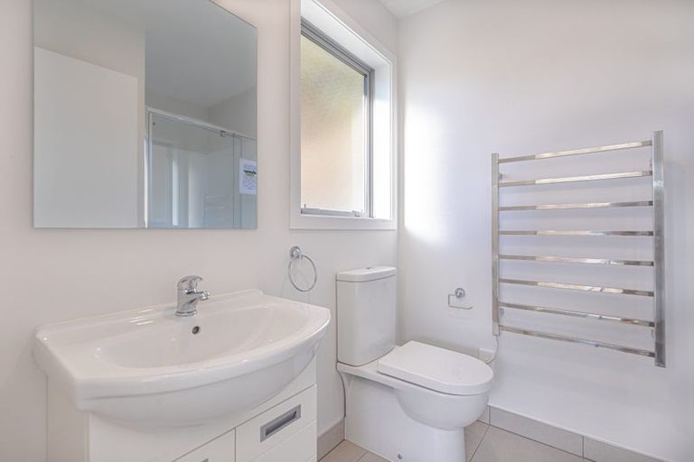 Photo of property in 41b Collins Avenue, Tawa, Wellington, 5028