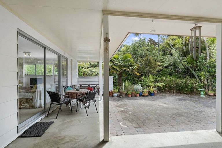 Photo of property in 72 Ravenwood Drive, Forrest Hill, Auckland, 0620