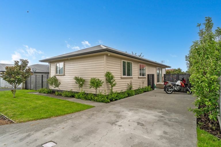 Photo of property in 2 Walnut Lane, Carterton, 5713