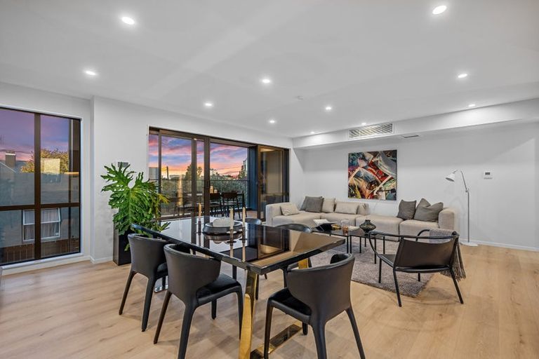 Photo of property in 13c Dominion Street, Takapuna, Auckland, 0622