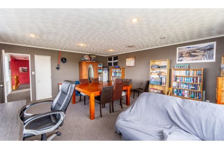 Photo of property in 53 Wingate Street, Redwood, Christchurch, 8051