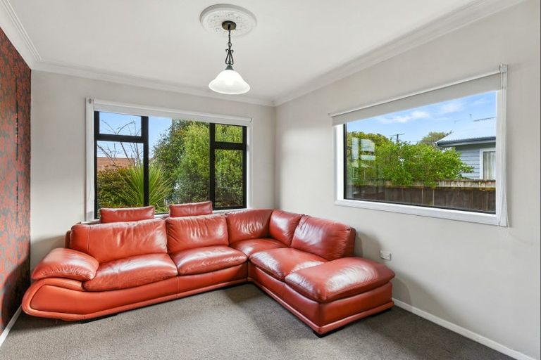 Photo of property in 22 York Street, Levin, 5510