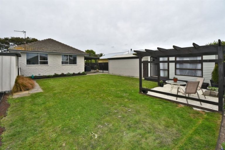 Photo of property in 14 Cob Crescent, Woolston, Christchurch, 8062