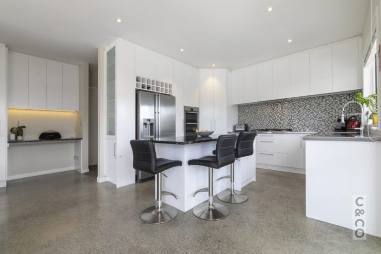 Photo of property in 4 York Terrace, Riverhead, 0820